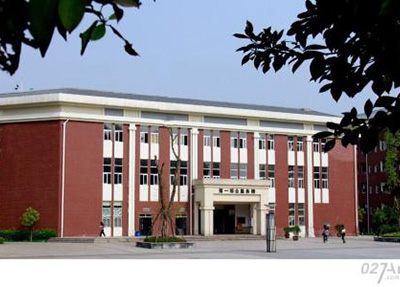 学校建筑楼.jpg 学校建筑楼.jpg