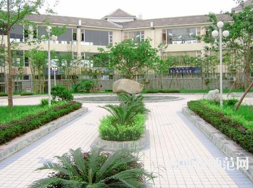 成都城市建设技工幼儿师范学校招生办联系电话