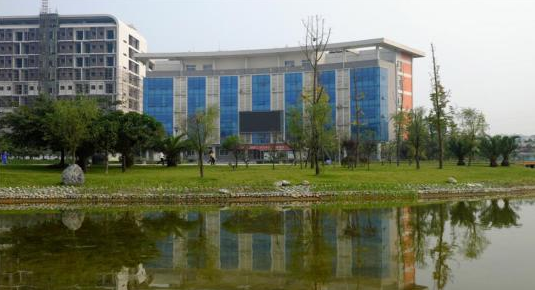 成都铁路卫生学校招生简章