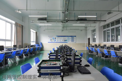重庆科创职业学院可编程控制理实一体教室