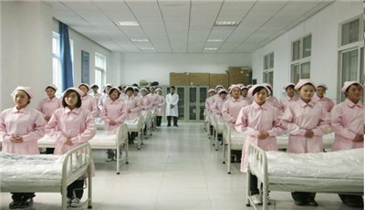 2020年重庆卫校什么专业适合女生