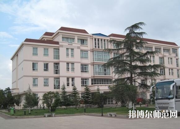 云南大学滇池师范学院国家旅游度假区校区网站网址